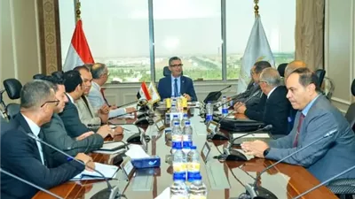 وزير التموين يلتقي شعبة المواد البترولية لمناقشة التسويق وضبط الأسعار