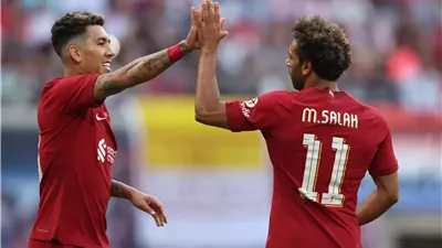 فيرمينو يفضل صلاح على نجم ريال مدريد