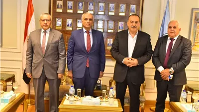 محافظ أسيوط يلتقي نائب مساعد وزير الخارجية لبحث سبل تعزيز التعاون