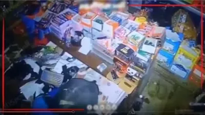 الكاميرا كشفته.. ضبط عامل سرق محتويات محل تجارى بكفر الشيخ