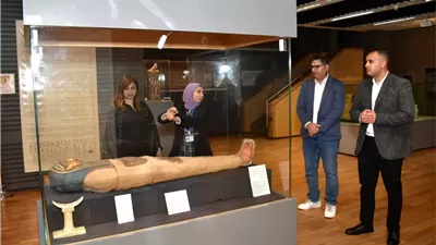 رئيس جهاز مدينة العلمين الجديدة يزور مكتبة الإسكندرية