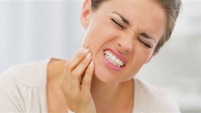 من ألم بسيط إلى خطر جسيم .. ما الذي يسببه إهمال الأسنان؟