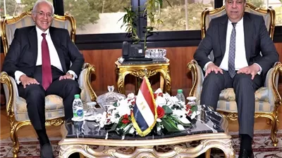 الحفني: تعظيم دور القطاع الخاص في تطوير المطارات