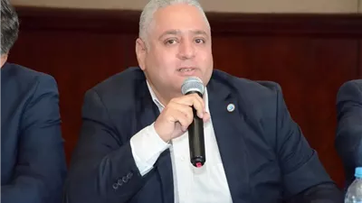 عصمت يطالب باستمرار التكامل بين هيئة الدواء وجهاز حماية المنافسة