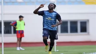 فيستون ماييلي يقود هجوم بيراميدز امام الزمالك.. التشكيل المتوقع