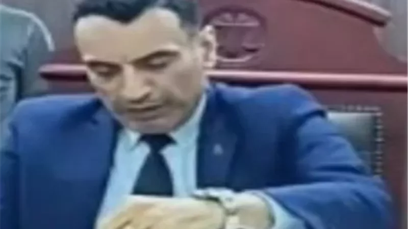 المؤبد وغرامة لعامل