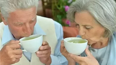 مشروبات يومية تحمل سر العمر الطويل