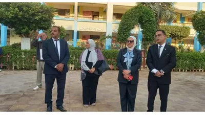 مدير تعليم القاهرة تشهد طابور الصباح بمدارس البساتين والخليفة