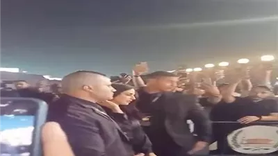 درة والرداد يواسيان محمد رمضان فى عزاء والده
