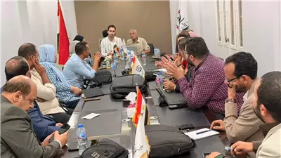 غرفة عمليات الجبهة الوطنية بأسيوط تنطلق لمتابعة السباق الانتخابي