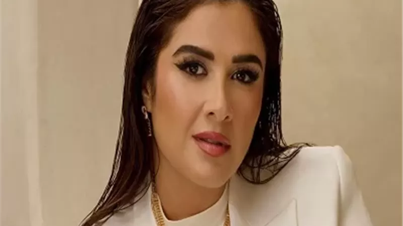 ياسمين عبد العزيز