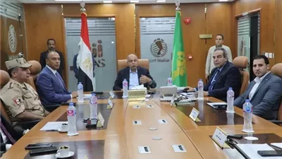 محافظ المنيا يتابع انطلاق عملية التصويت في انتخابات مجلس النواب
