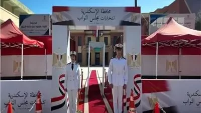 الداخلية ترسم مشاهد انسانيه خلال اليوم الأول من انتخابات مجلس النواب