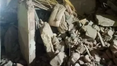 رفع أنقاض منزل مهجور انهار في مصر القديمة