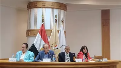 الأدباء يرسمون ملامح المرأة من إدريس إلى محفوظ