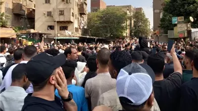 أعداد بالآلاف ..توافد أهالى إمبابة لـ تشيع جثمان إسماعيل الليثى