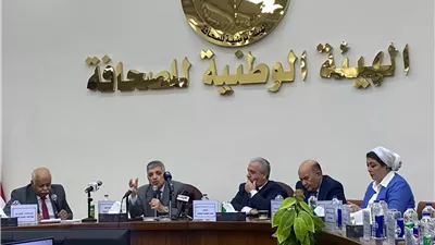 الفريق أسامة ربيع: مدارس ومراكز طبية ومنشآت رياضية و29 محورا على ضفتي القناة
