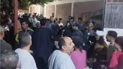 طوابير طويلة أمام اللجان الانتخابية بالمنيا في اخر ساعتان