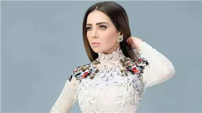 ياسمين صبري تهنئ مي عزالدين بعقد قرانها