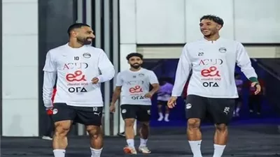 صلاح ومرموش ينافسان أشرف حكيمي على جائزة الاسد الذهبي