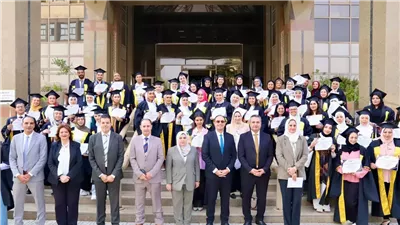 عمرو عثمان يشهد تخريج 100 طالب من دبلوم خفض الطلب على المخدرات