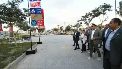 وزير الإسكان يتفقد 
