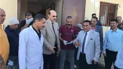 رئيس جامعة السادات يتفقد معرض بيع اللحوم بالطب البيطري