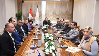 وزير الرياضة يناقش إنشاء مقر جديد للجنة البارالمبية المصرية