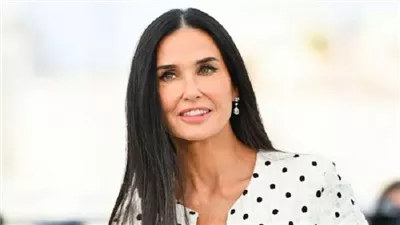 أسرار جمال الممثلة الأمريكية ديمي مور بعد سن الستين