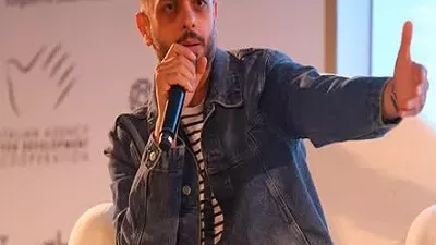 أحمد مراد يكشف سر عرض فيلم 