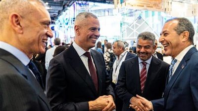 الطيار أحمد عادل : نسعى لزيادة نقاط مصر للطيران وتحقيق خطتها التوسعية