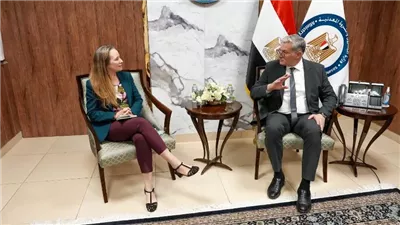 وزير البترول يبحث مع وفد البنك الدولي التعاون في الطاقة والتعدين