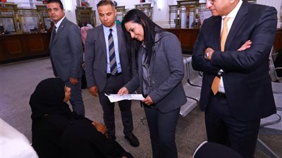 وزيرة التضامن تتفقد سير العمل ببنك ناصر..وتوجه بتقديم أفضل الخدمات للمواطنين