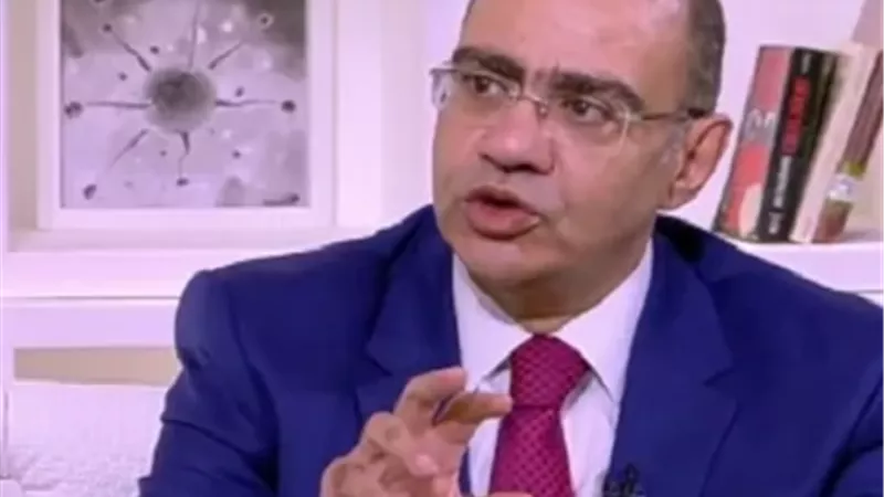 الدكتور حسام حسني