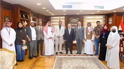 النيابة الإدارية تستقبل وفد طلاب القانون بالجامعة الخليجية لتعزيز التعاون القضائي