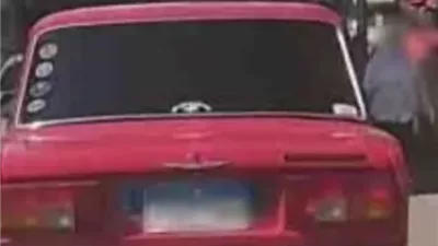 طالب يطمس لوحات سيارته في دمنهور