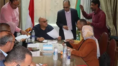 محافظ القليوبية يستجيب لشكاوى المواطنين بالخانكة ويوجّه بحلول فورية