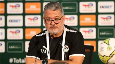 راتبي بسبب كفاءتي.. ميكالي يرد على تصريحات حسام حسن النارية