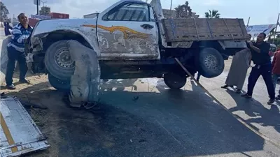 إصابة 3 إثر تصادم سيارتين سوزوكي ونصف نقل بطريق إسكندرية الزراعي