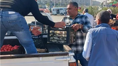 حملات مكبرة بالعبور لإزالة الإشغالات وضبط الباعة الجائلين
