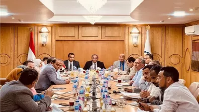 محافظ قنا يترأس اجتماعا موسعًا لمتابعة الخطة الاستثمارية