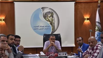 رئيس مياه الأقصر يلتقي اللجنة النقابية لتعزيز دورها