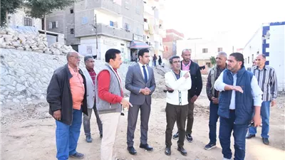 نائب المحافظ يتفقد أعمال تطوير سوق مطروح العمومي