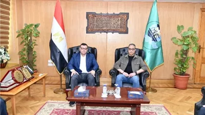 وزير الإسكان ومحافظ الفيوم .. يتابعان تنفيذ مشروعات 