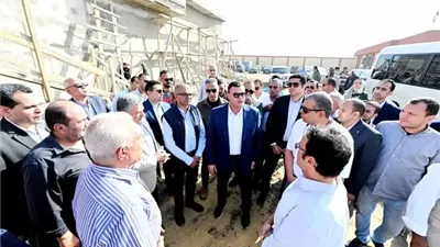 وزير الإسكان ومحافظ الفيوم يتفقدان توسعات محطة معالجة 