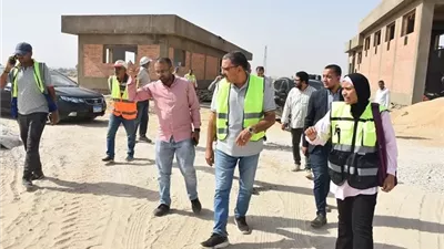 رئيس شركة مياه الأقصر يتفقد مشروعات الصرف الصحى المتكامل وحياة كريمة