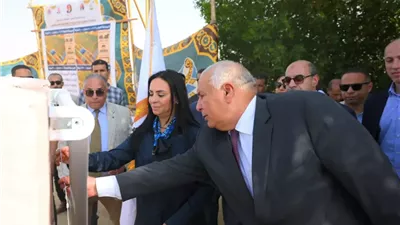 وزيرة التضامن تتفقد مشروع مزرعة الوقف الخيري بقرية المنيرة بالوادي الجديد