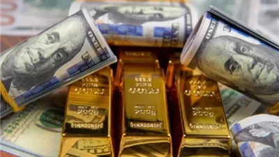 الذهب يتراجع والدولار يقفز ترقبًا لخفض الفائدة الأميركية