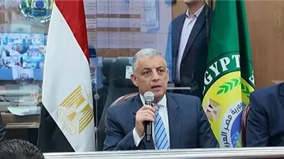 محافظ الإسماعيلية يتابع خطة تيسير الانتخابات من شبكة الطوارئ