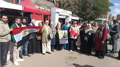 رجال الشرطة والشباب فى خدمة ناخبى الشرقية